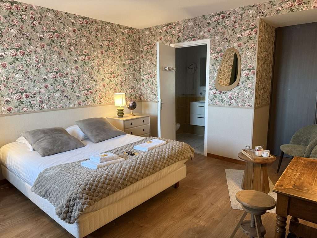 Hotel I’déal Arromanches les Bains Normandy - Bedroom