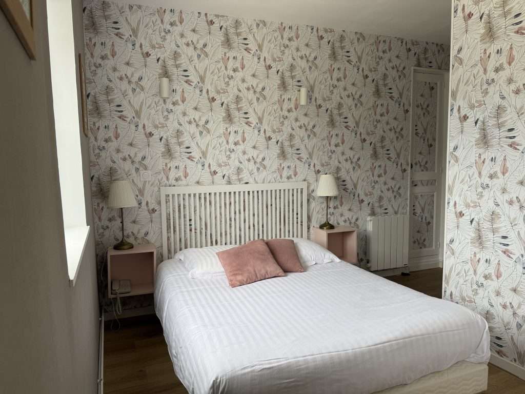 Logis Hotel Ferme de la Grande Cour Honfleur Normandy - Bedroom