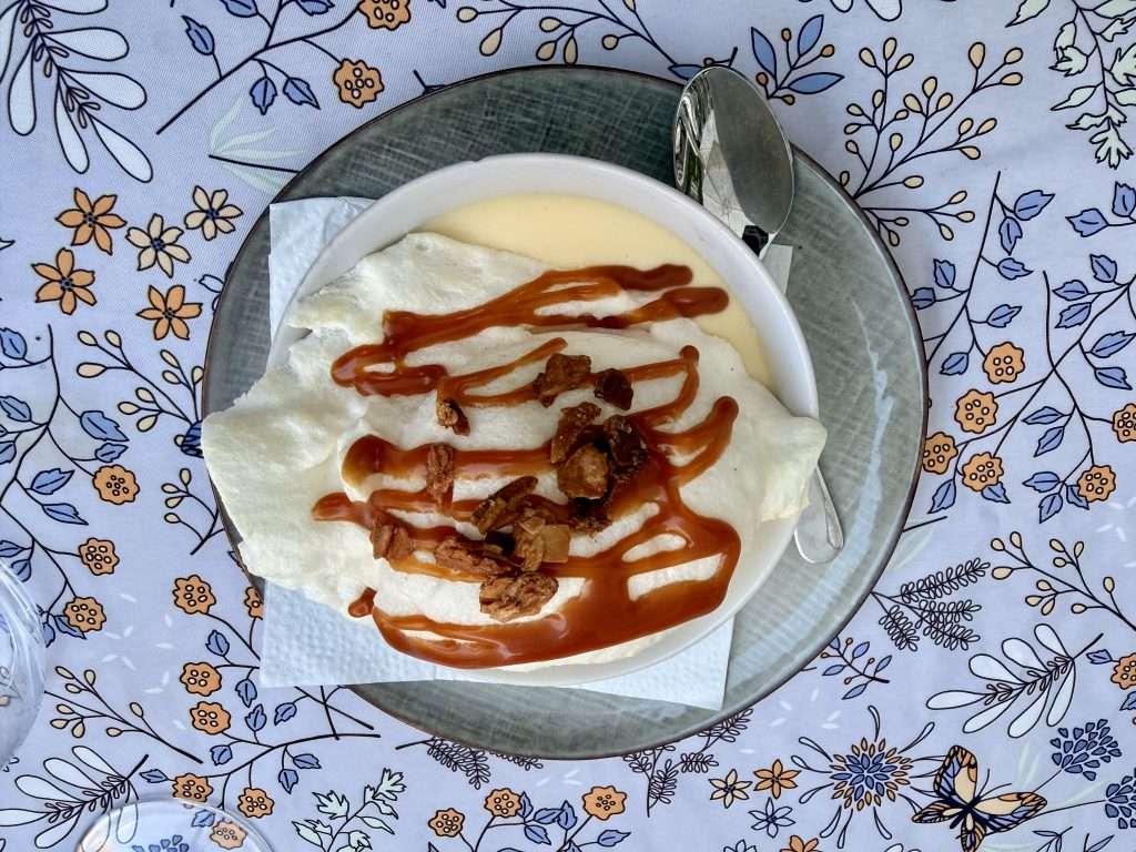 Îles Flottante - Specialty of Louis Hotel restaurant La Ferme de la Grande Cour Normandy