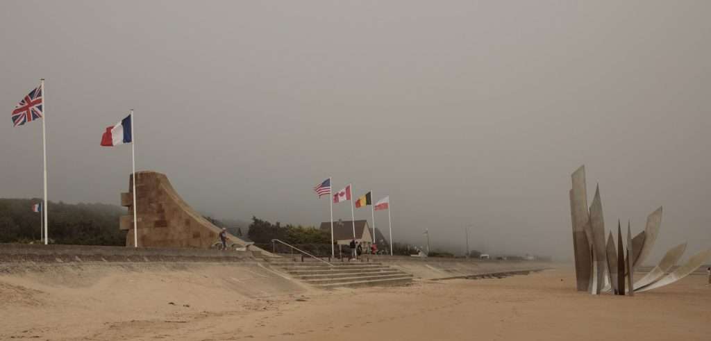 les-braves-memorial-at-omaha-beach-normandy-france-7fb491